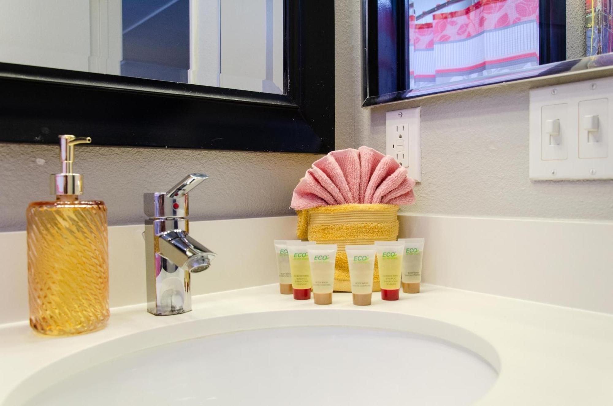 Relaxing 2br Steps Away From Hollywood Walk Of Fame Apartamento